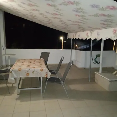 θάλεια Апартаменты *